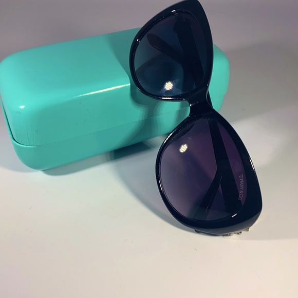 Beautiful Tiffany and Company Sunglasses main image 7